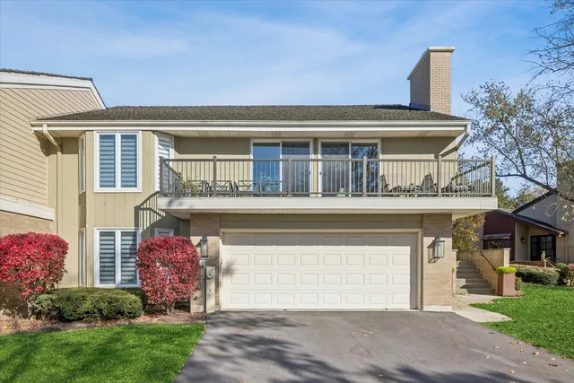 $1,150,000 | 165 Briarwood North, Oak Brook, IL 60523