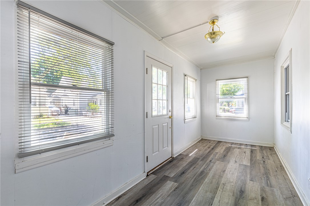 256 Ave D Rochester, NY 14621 - Photo 5 of 43
