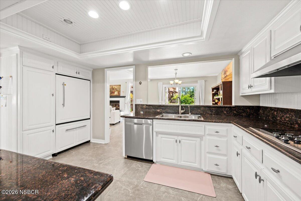 154 Abbey Road Santa Maria, CA 93455 - Photo 15 of 44 19-Kitchen
