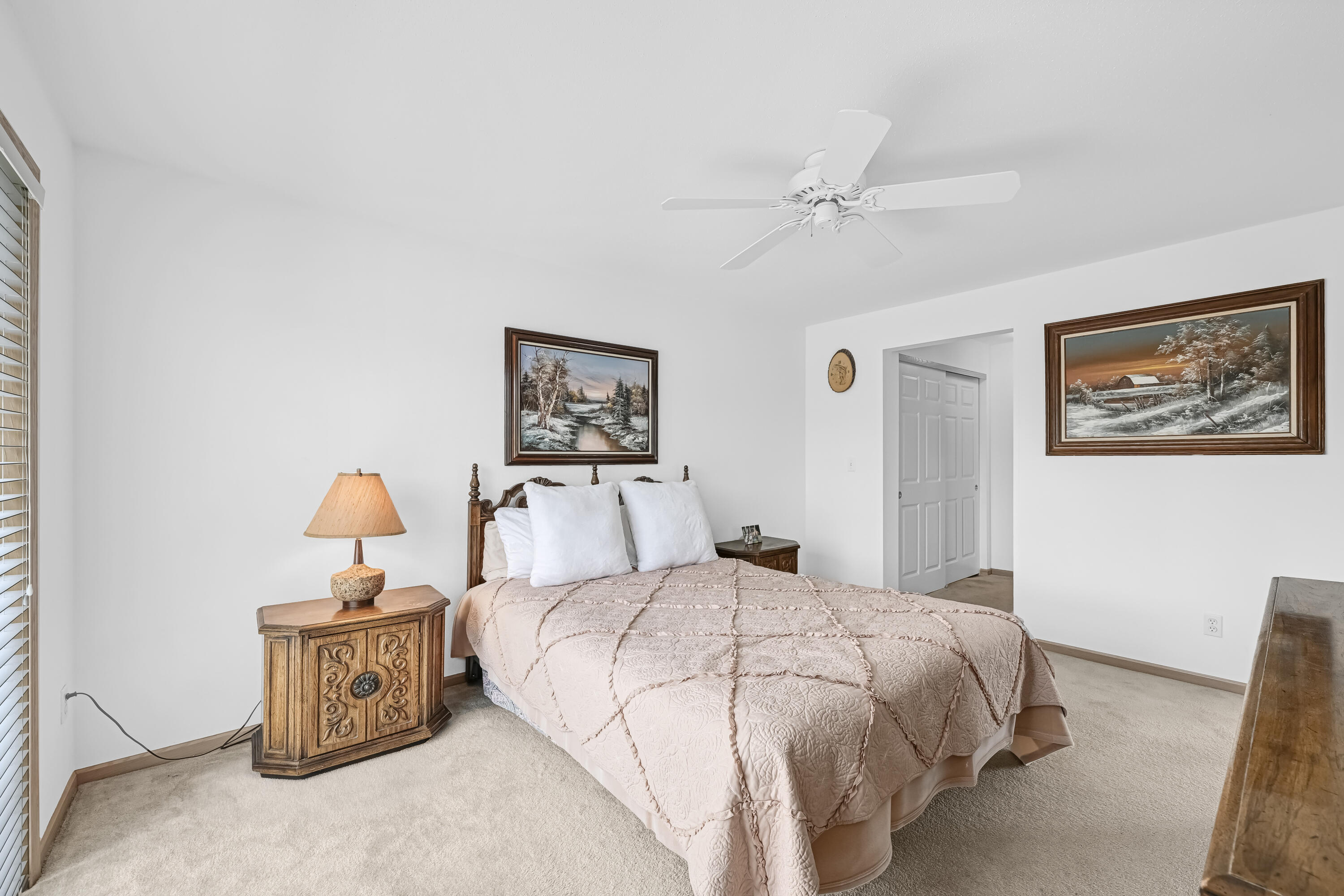 2126 Landings Lane Delavan, WI 53115 - Photo 22 of 47 Primary Bedroom