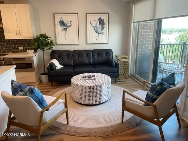 $2,200 | 10 Grace Street, Unit 302, Wilmington, NC 28401