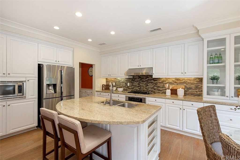 24 Lacebark Irvine, CA 92618 - Photo 7 of 28