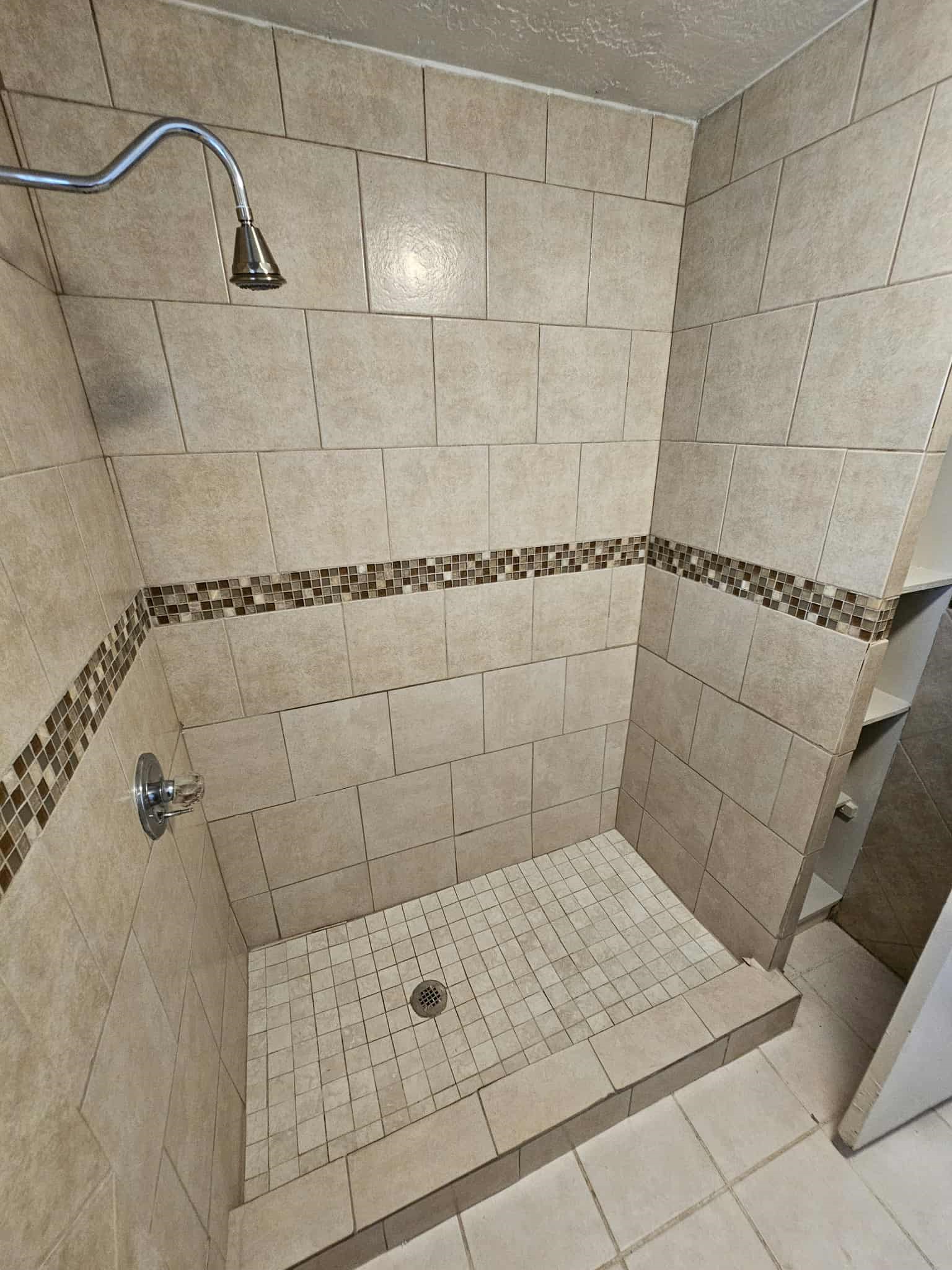 4115 Bering Street, Unit B Houston, TX 77003 - Photo 3 of 8 a bathroom with a shower