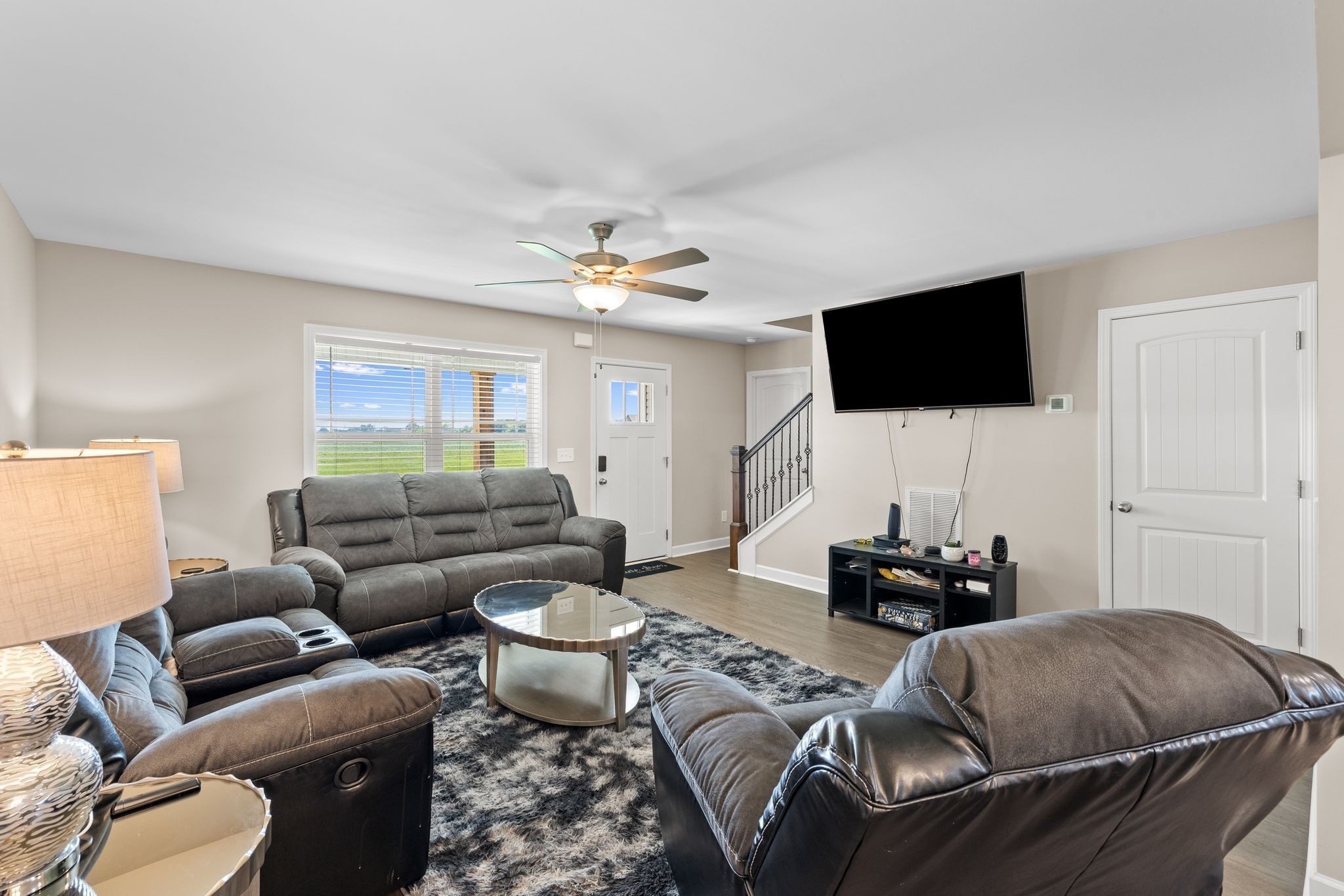 2511 Unionville Deason Road Bell Buckle, TN 37020 - Photo 3 of 20 a living room with furniture and a flat screen tv