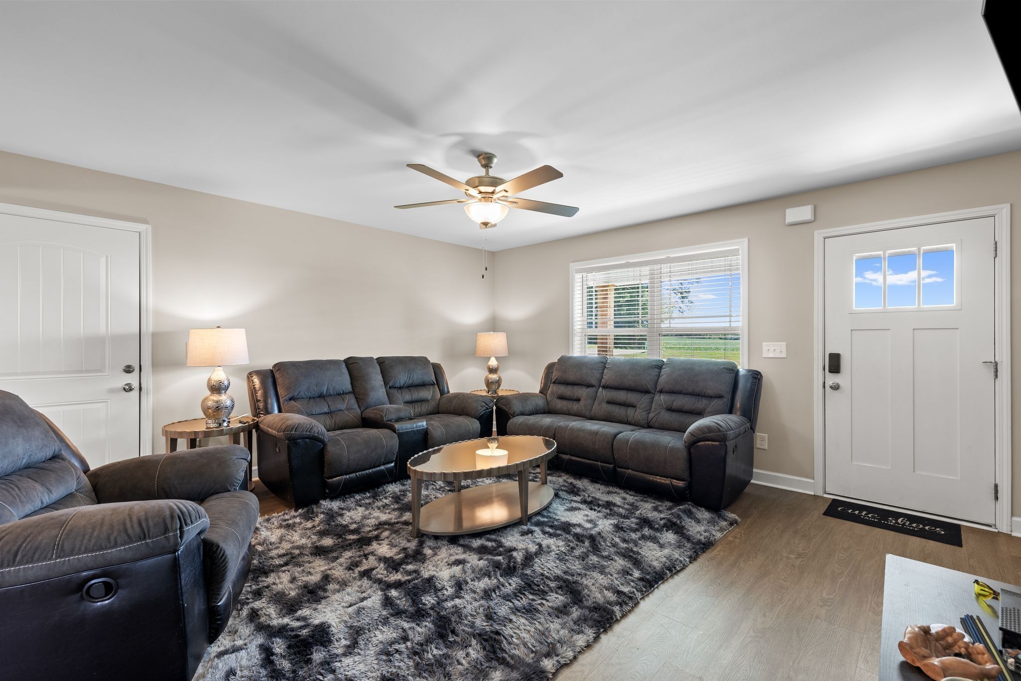 2511 Unionville Deason Road Bell Buckle, TN 37020 - Photo 4 of 20 a living room with furniture and a window