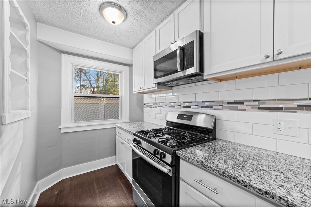 1639 Rushton Road Cleveland, OH 44121 - Photo 15 of 36