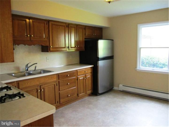 5 Tippet Court Reading, PA 19607 - Photo 13 of 19 Kitchen