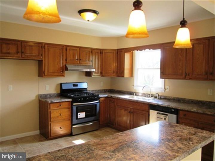 5 Tippet Court Reading, PA 19607 - Photo 4 of 19 Kitchen