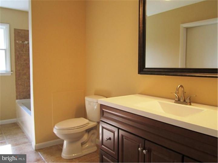 5 Tippet Court Reading, PA 19607 - Photo 8 of 19 Bathroom