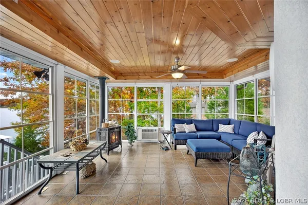 $1,190,000 | 331 Hollow Oak Road, Sunrise Beach, MO 65079