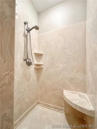 $1,190,000 | 331 Hollow Oak Road, Sunrise Beach, MO 65079