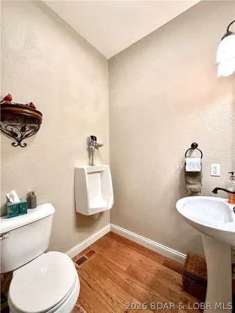 $1,190,000 | 331 Hollow Oak Road, Sunrise Beach, MO 65079