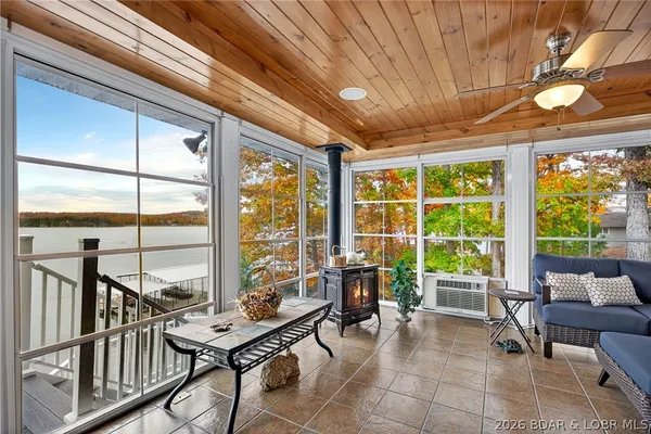 $1,190,000 | 331 Hollow Oak Road, Sunrise Beach, MO 65079