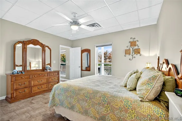 $1,190,000 | 331 Hollow Oak Road, Sunrise Beach, MO 65079