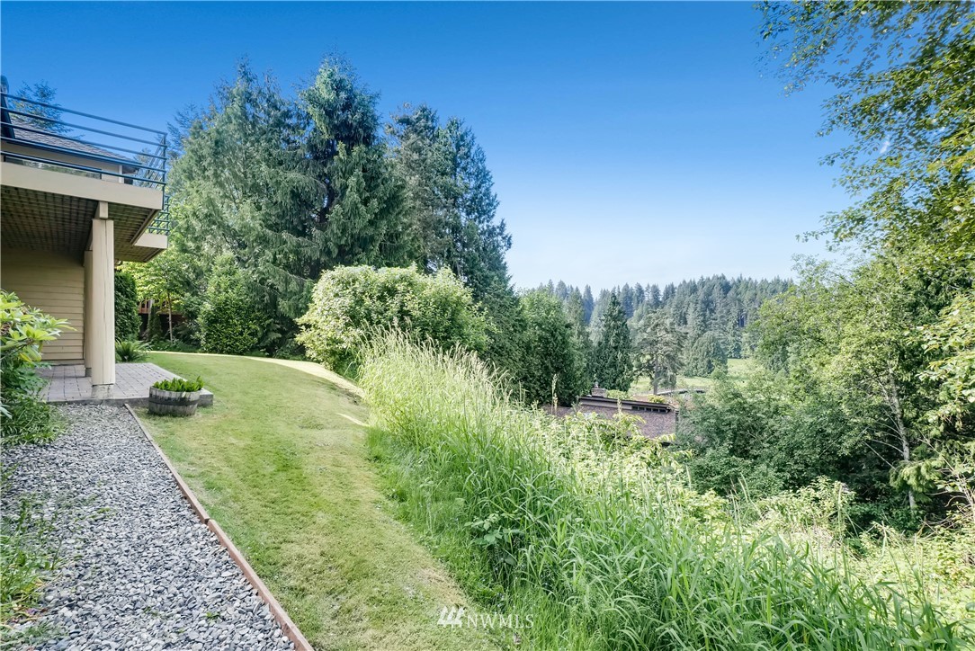 9328 Hoeder Lane Bothell, WA 98011 - Photo 4 of 25 Gallery Image 4