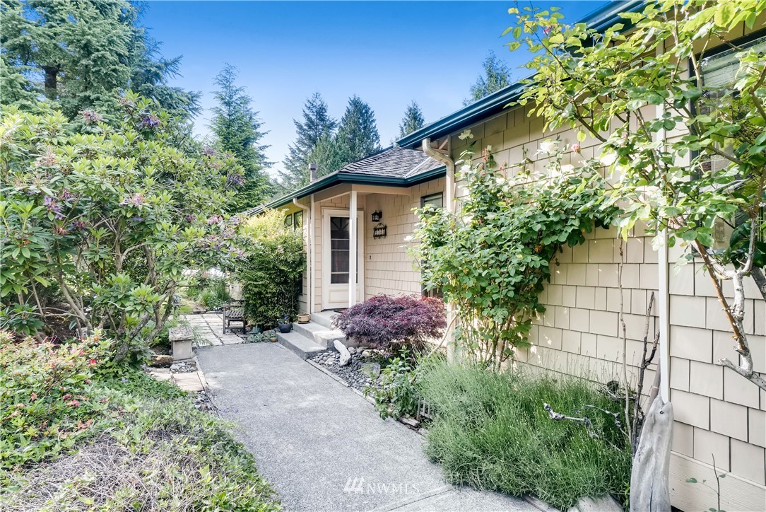 9328 Hoeder Lane Bothell, WA 98011 - Photo 6 of 25 Gallery Image 6