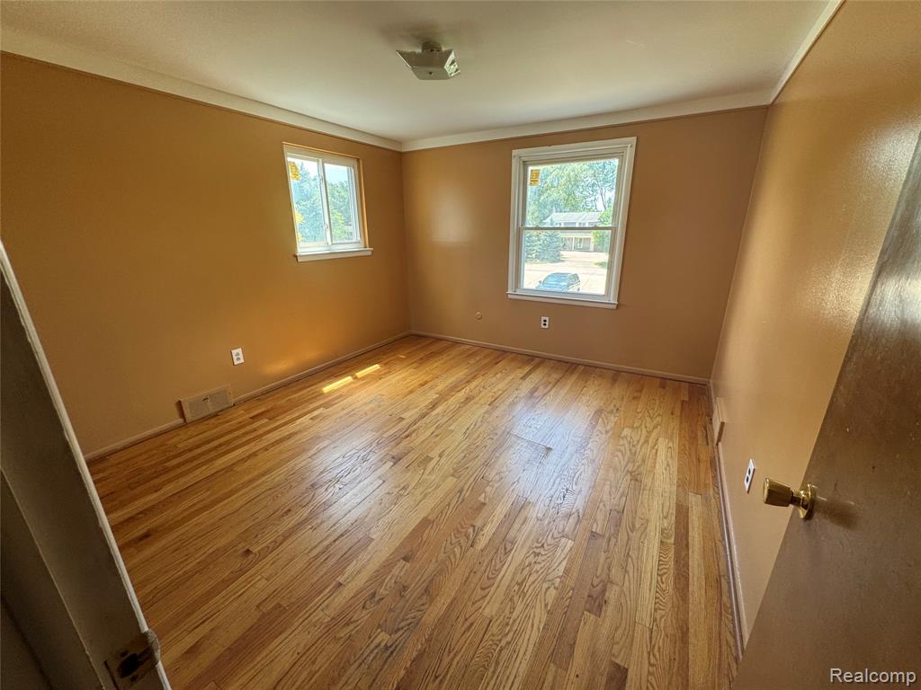 28330 Lahser Road Southfield, MI 48076 - Photo 10 of 16