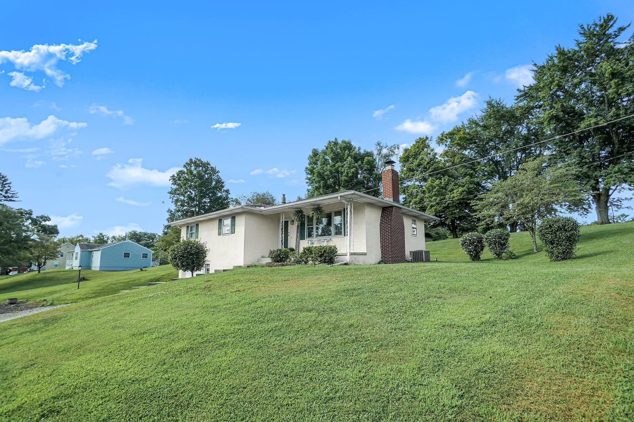 2105 Stringtown Road Northeast Lancaster, OH 43130 - Photo 3 of 45 web_DSC04496