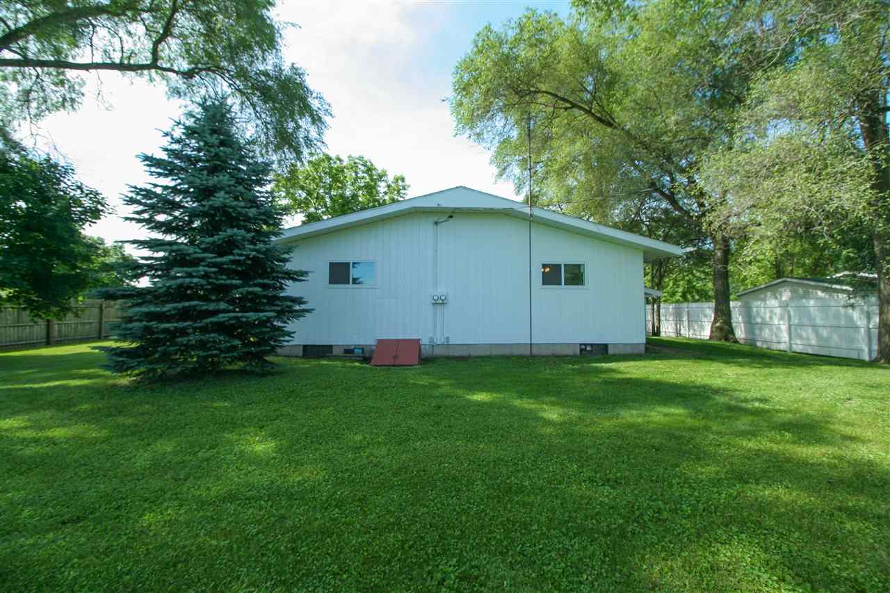 2345 Fischer Road South Beloit, IL 61080 - Photo 4 of 16 Gallery Image 4