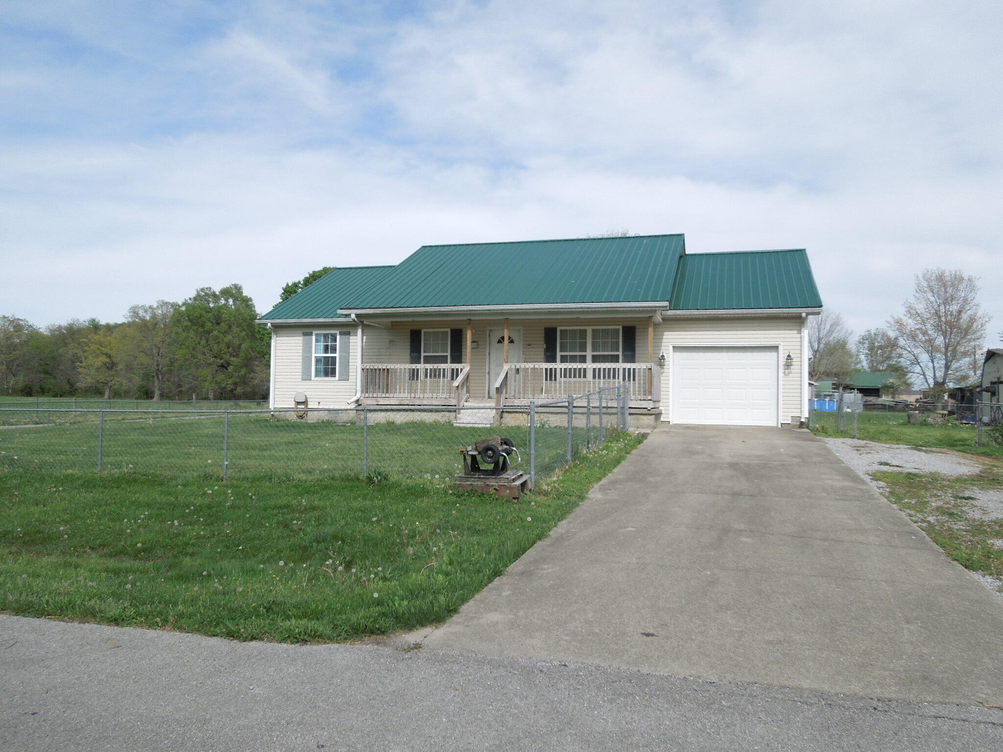 328 Gray Hawk Road Hustonville, KY 40437 - Photo 1 of 40 DSCN2803