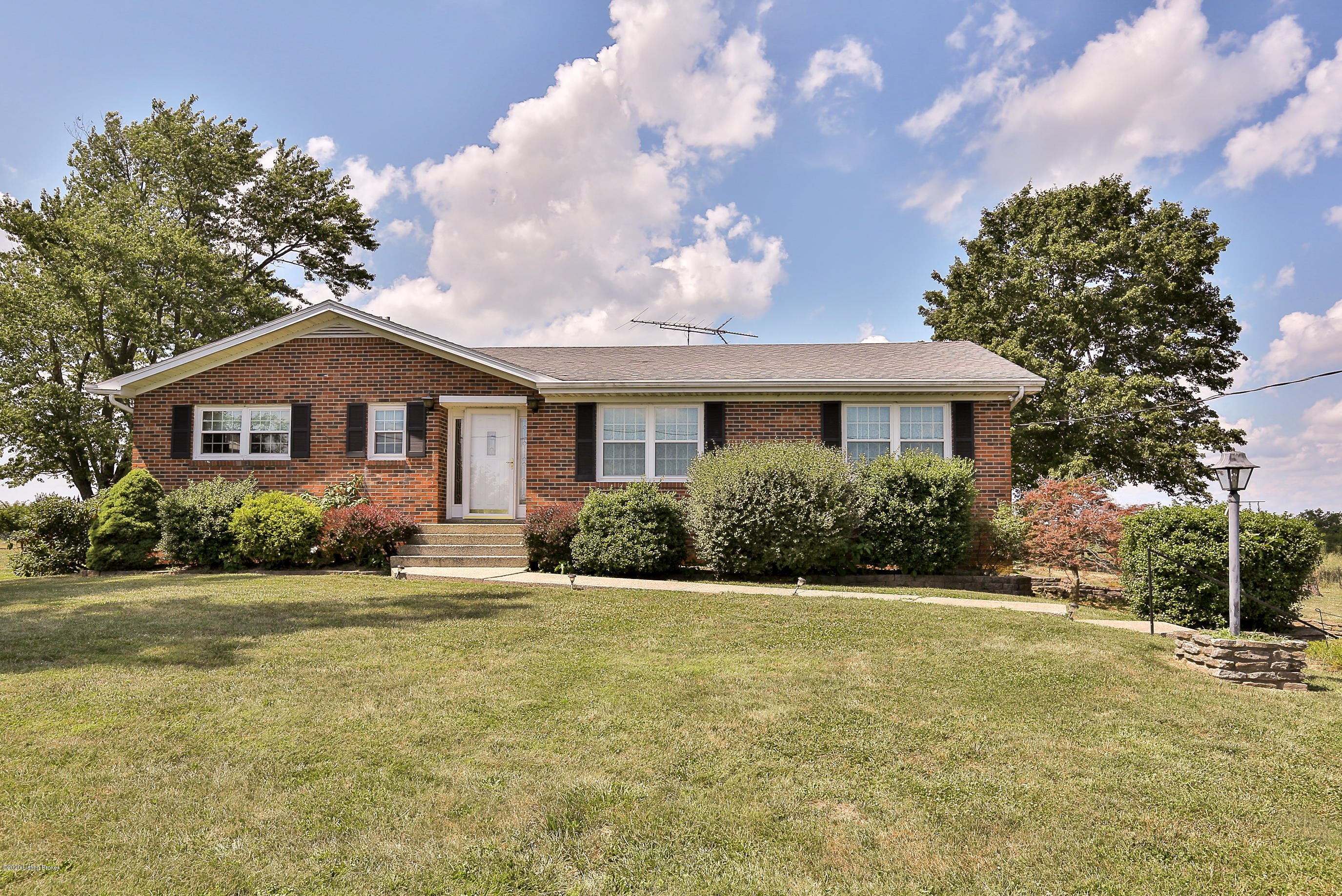 318 Drennon Road New Castle, KY 40050 - Photo 1 of 23 CT6C2620
