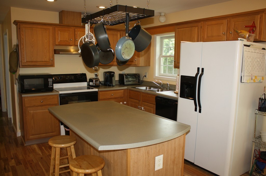 177 Turnpike Road Montague, MA 01376 - Photo 5 of 13 Gallery Image 5