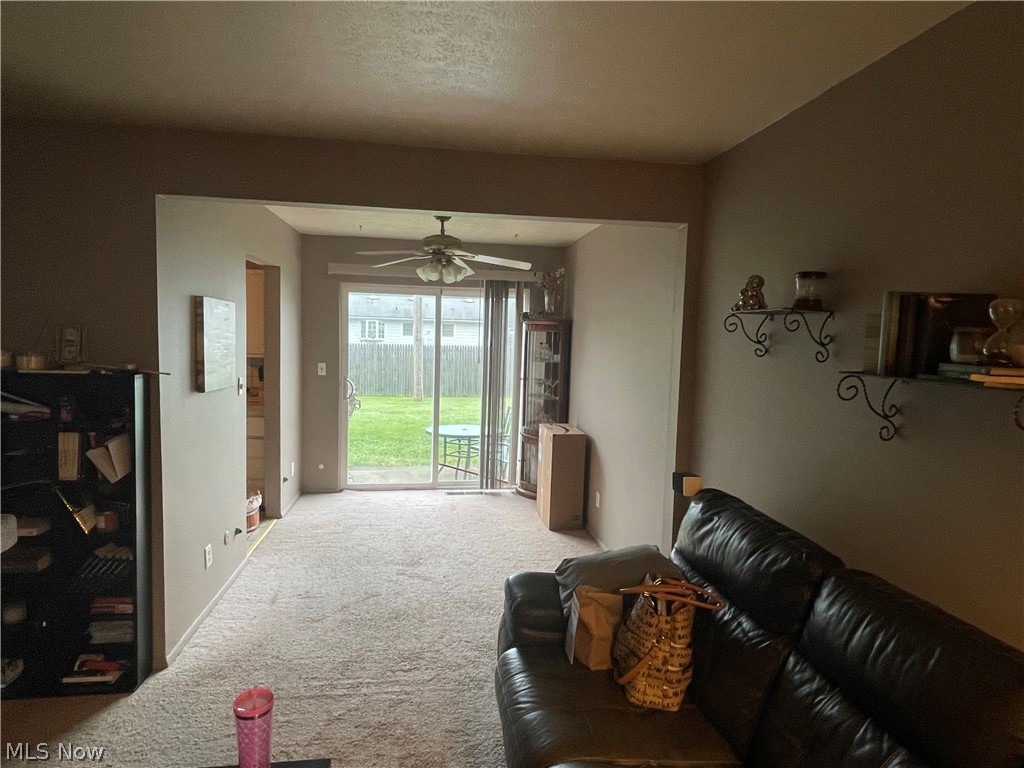 4251 New Road Youngstown, OH 44515 - Photo 6 of 11