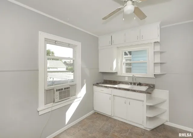 $88,000 | 934 20th Avenue, Rock Island, IL 61201