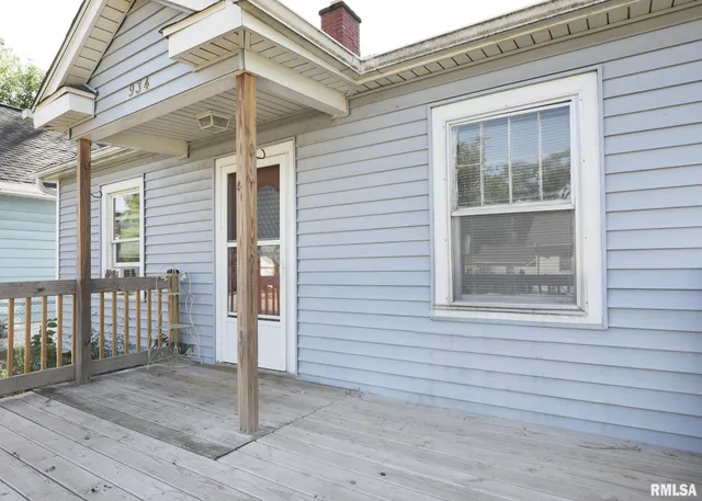$88,000 | 934 20th Avenue, Rock Island, IL 61201