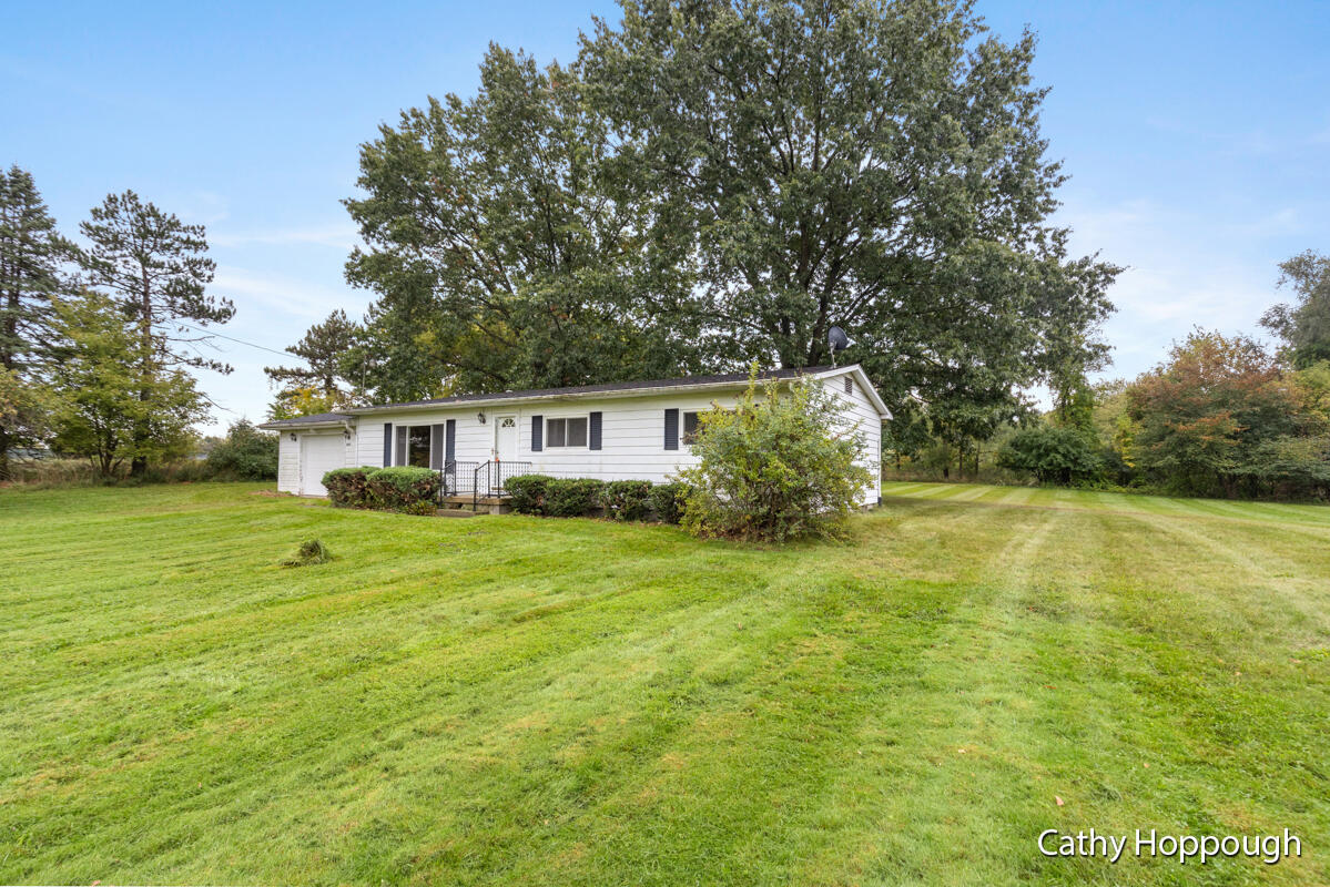 2075 Towner Road Haslett, MI 48840 - Photo 2 of 25 IMG_1001