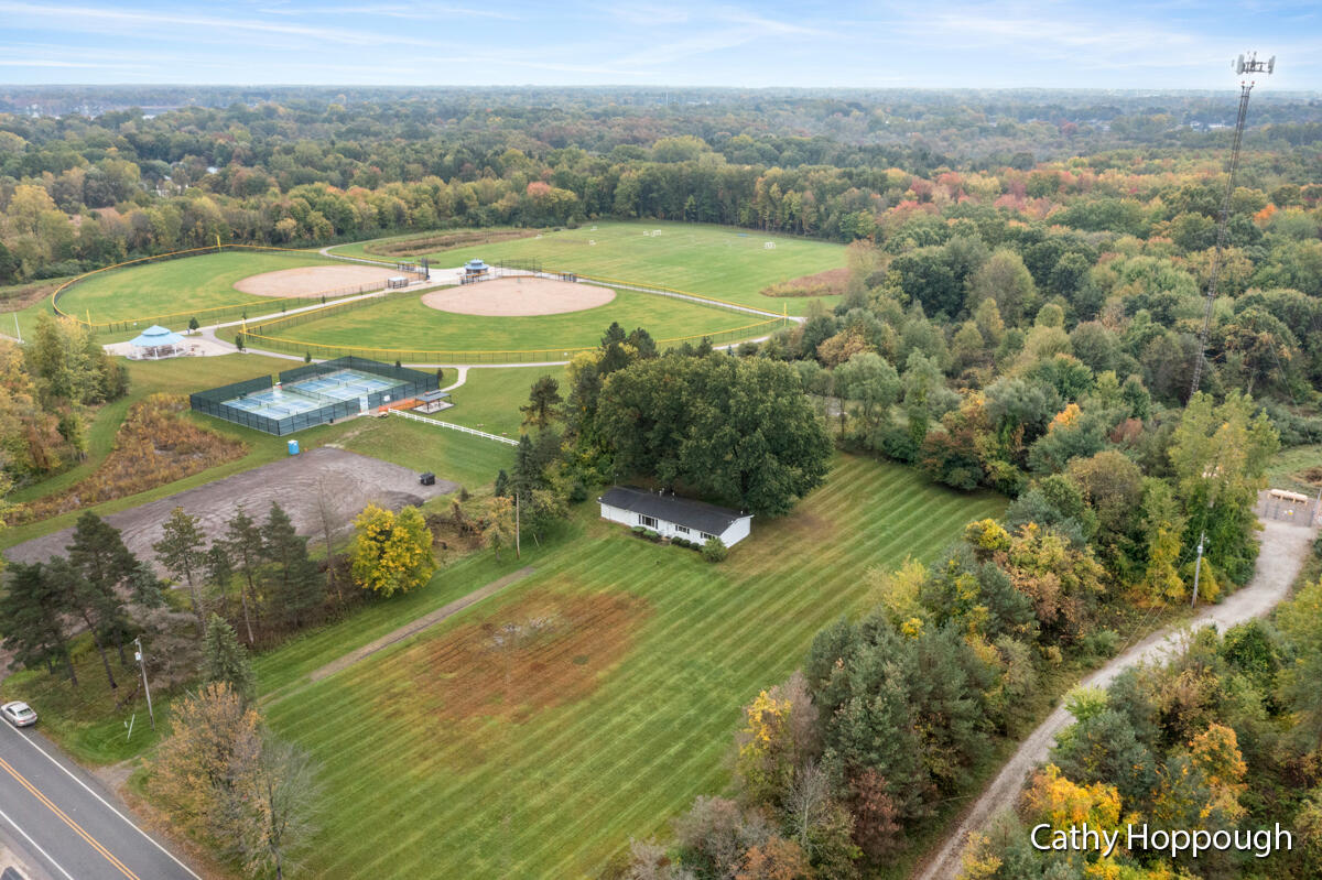 2075 Towner Road Haslett, MI 48840 - Photo 24 of 25 IMG_1023