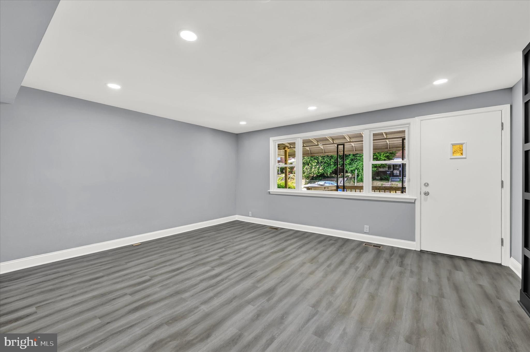 4211 Bonner Road Baltimore, MD 21216 - Photo 3 of 24