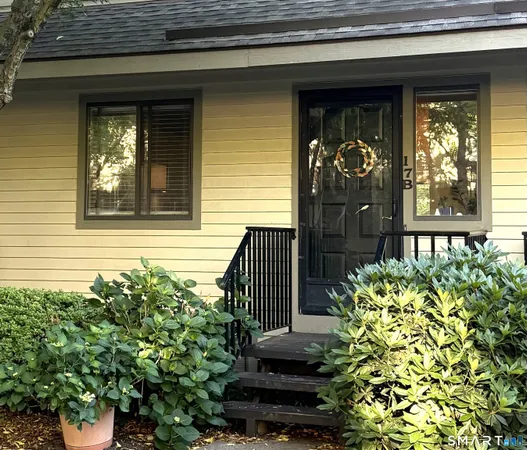 $679,000 | 2435 Bedford Street, Unit 17B, Stamford, CT 06905