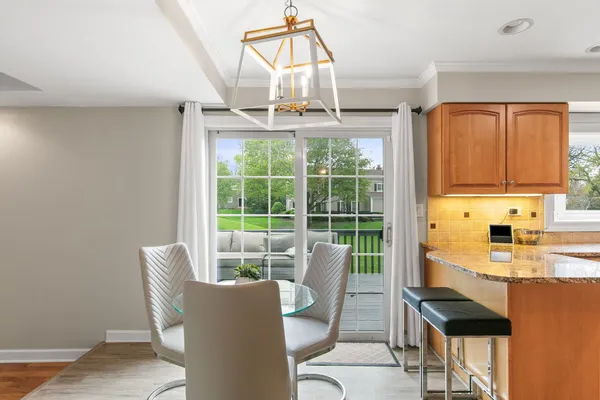 $700,000 | 995 Georgetowne Lane, Barrington, IL 60010