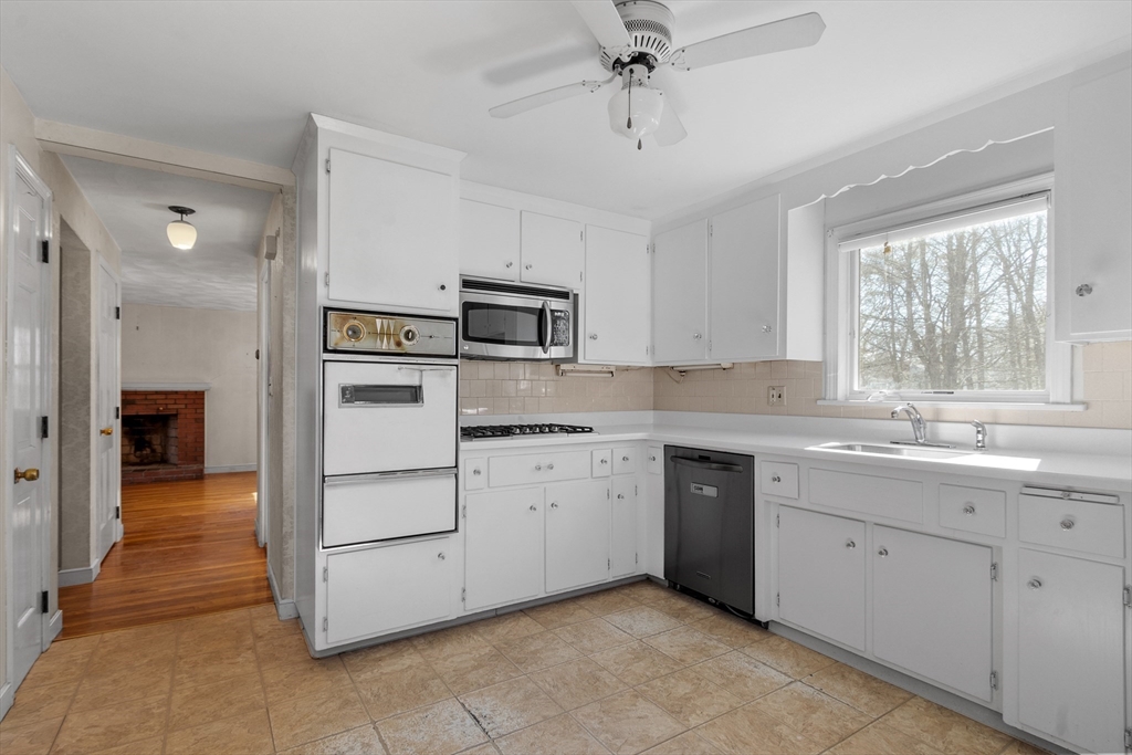 22 Eugene Road Burlington, MA 01803 - Photo 13 of 34 Gallery Image 13