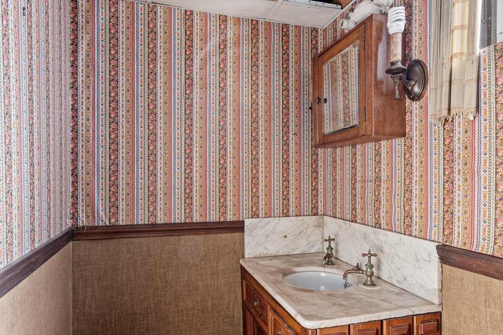 22 Eugene Road Burlington, MA 01803 - Photo 31 of 34 Gallery Image 31