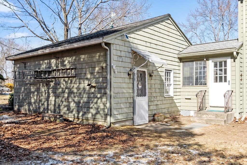 22 Eugene Road Burlington, MA 01803 - Photo 5 of 34 Gallery Image 5
