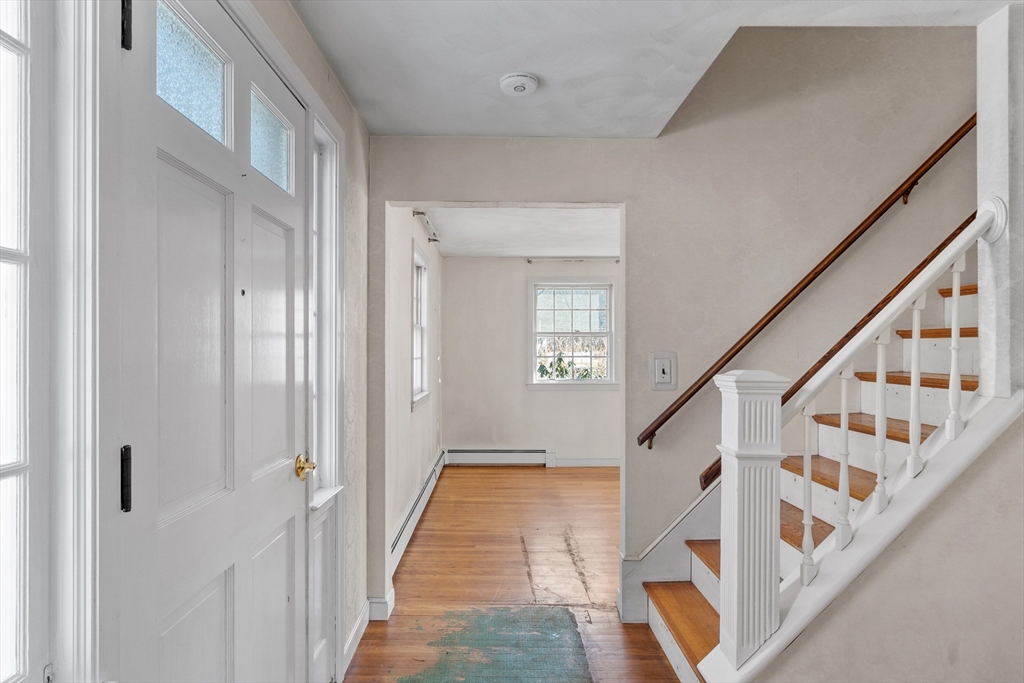 22 Eugene Road Burlington, MA 01803 - Photo 8 of 34 Gallery Image 8