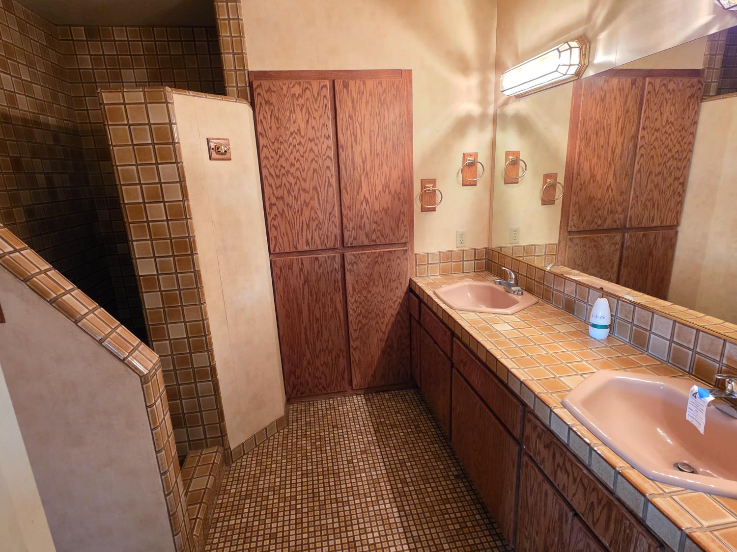 6416 Rio Blanco Drive Rancho Murieta, CA 95683 - Photo 39 of 70 Master Bath with double sinks and walk in shower.