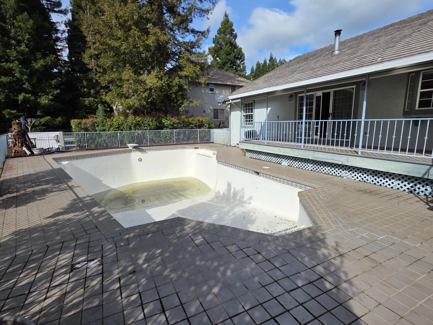 6416 Rio Blanco Drive Rancho Murieta, CA 95683 - Photo 60 of 70 Huge pool with diving board!