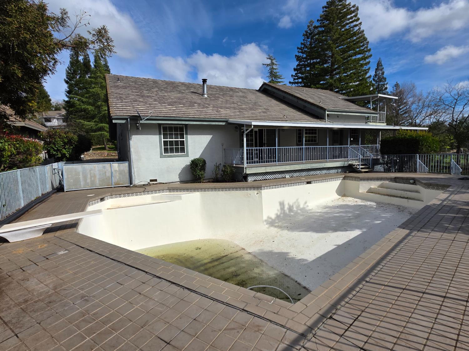 6416 Rio Blanco Drive Rancho Murieta, CA 95683 - Photo 61 of 70 Plenty of room for your lounge chairs too!