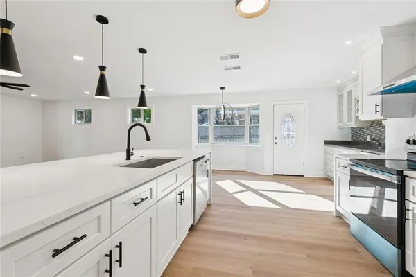 $379,900 | 3940 Uri Street, Metairie, LA 70002