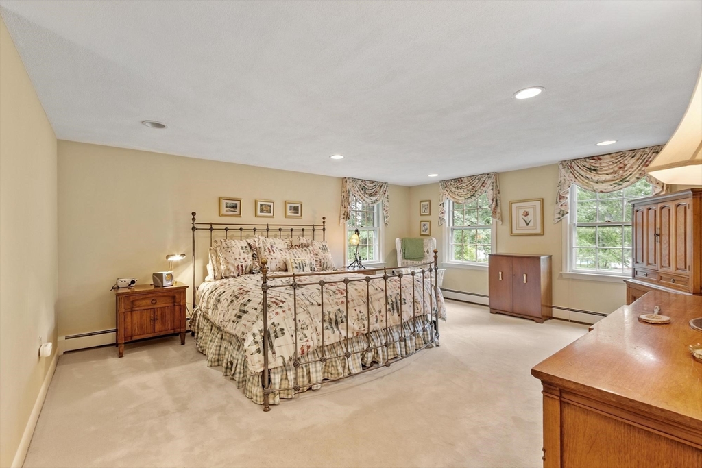 19 Huntingdon Road Lynnfield, MA 01940 - Photo 25 of 39