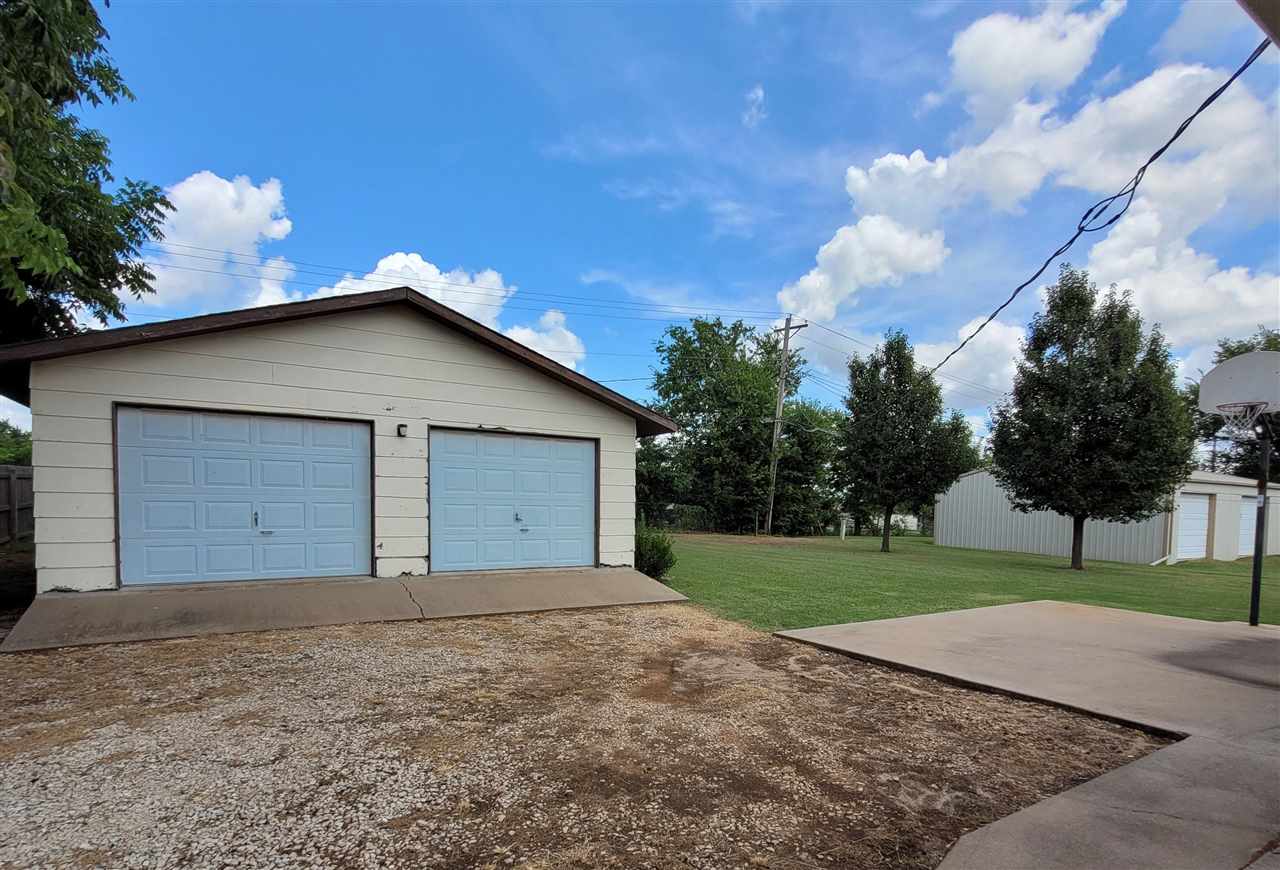 1401 Pecan Street Perry, OK 73077 - Photo 19 of 21 Gallery Image 19