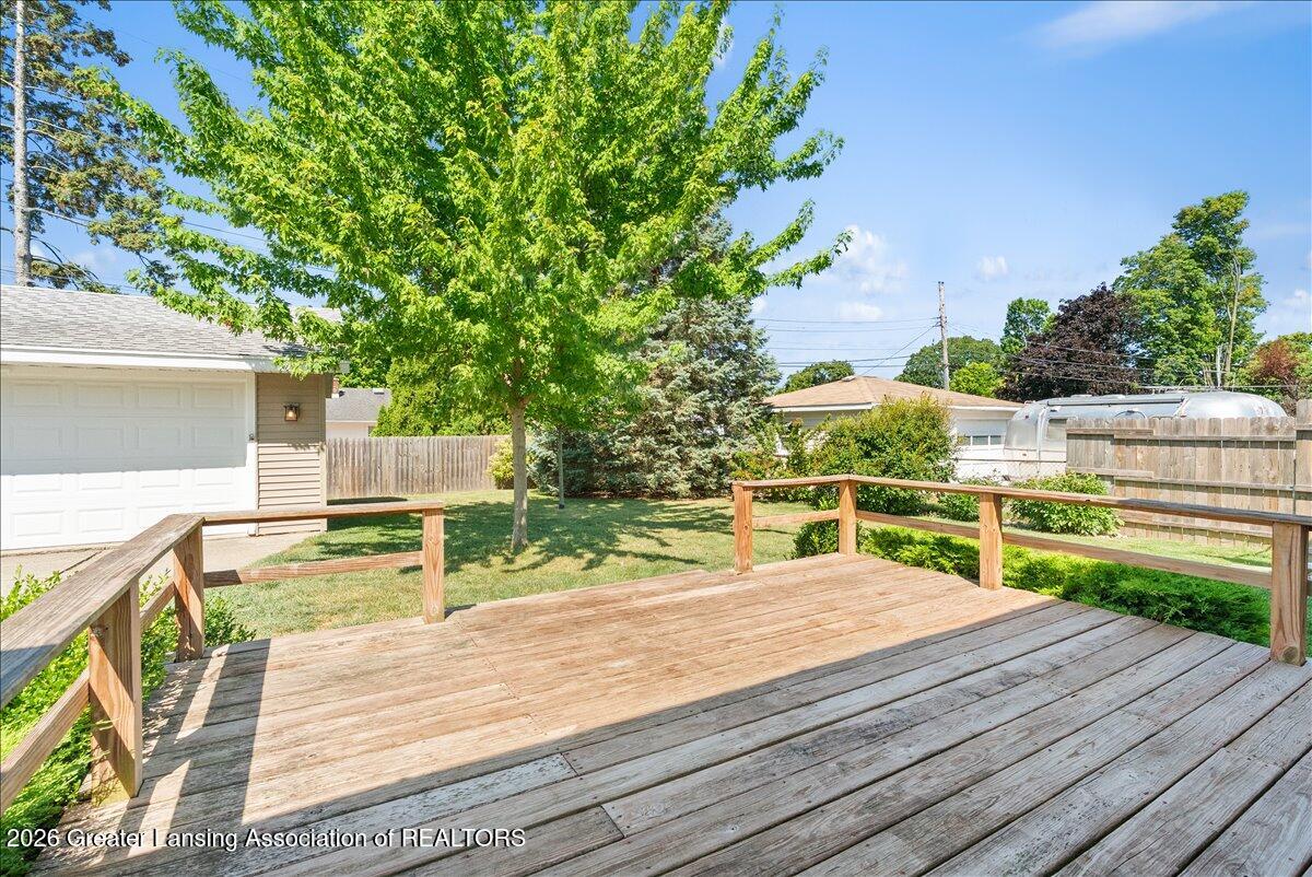2104 Edwin Place Lansing, MI 48911 - Photo 26 of 31 24-Media Jett -24