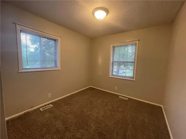 $575,000 | 18904 East Arrowhead Drive, Independence, MO 64056