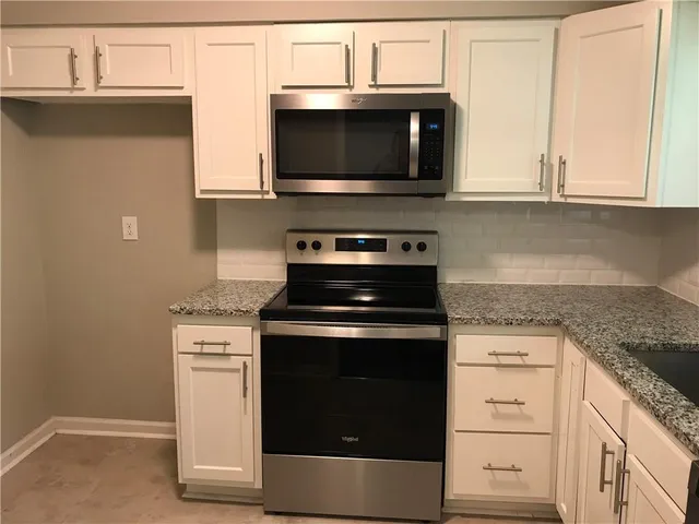 $575,000 | 18904 East Arrowhead Drive, Independence, MO 64056