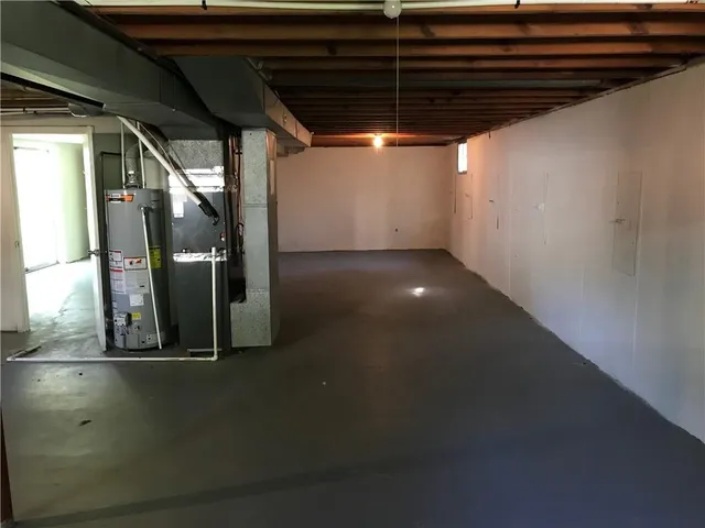 $575,000 | 18904 East Arrowhead Drive, Independence, MO 64056