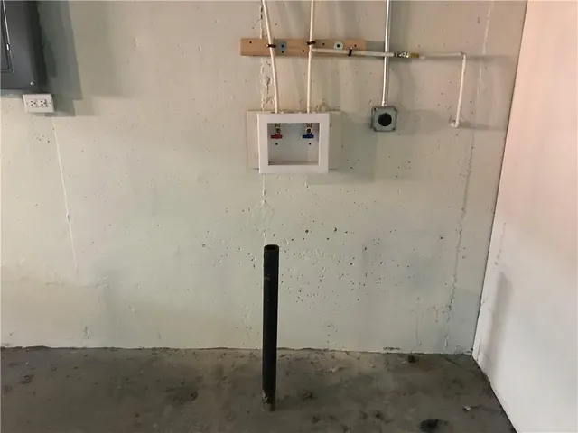 $575,000 | 18904 East Arrowhead Drive, Independence, MO 64056