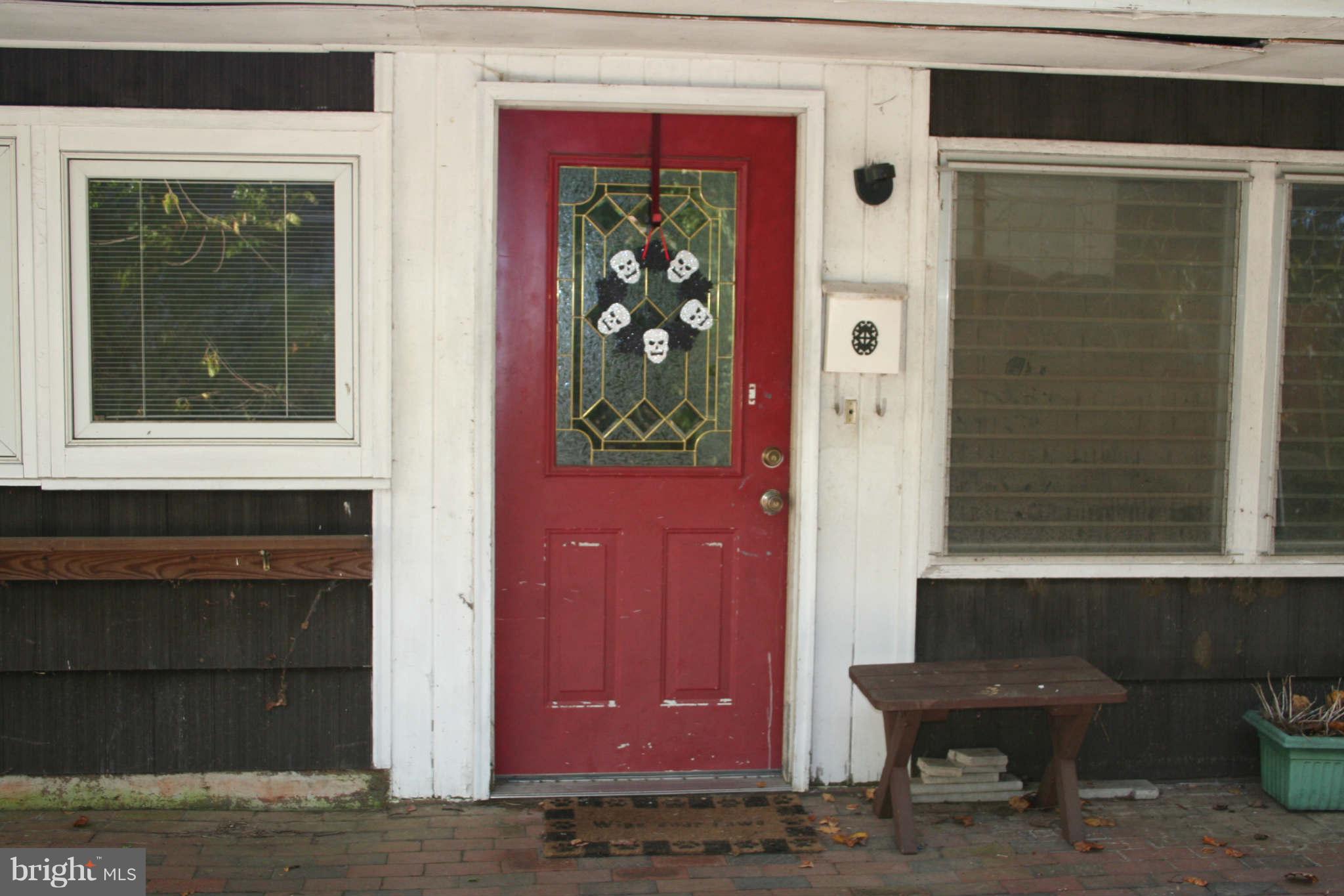 7105 Oak Ridge Road Falls Church, VA 22042 - Photo 6 of 16 ENTRANCE